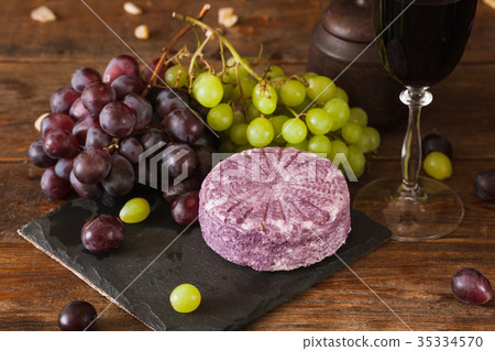 Food composition of dairy gourmet products Food composition of dairy gourmet products 35334570