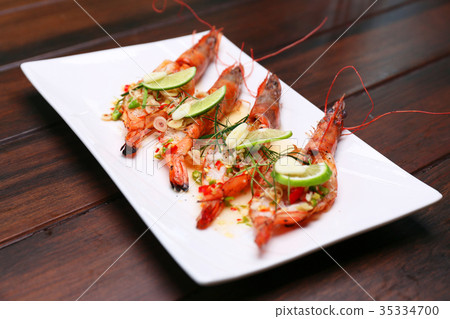 Grilled Spicy River Prawn with lime garlic 35334700