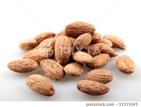 Almonds isolated on white 35335843