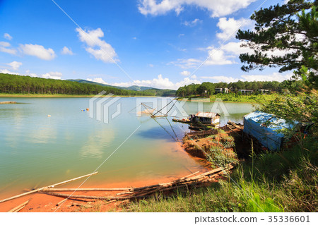 Fishing net in Tuyen Lam lake in Dalat, Lam Dong 35336601