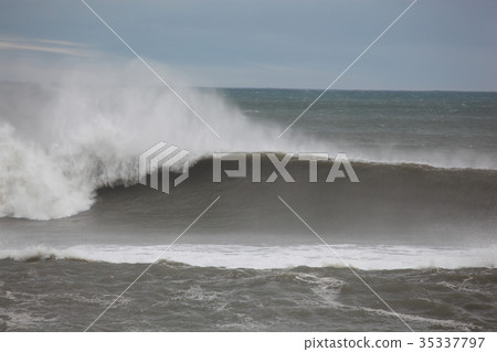 Storm surge 35337797