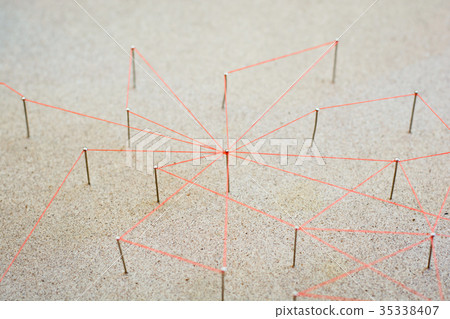 Simulate network structure from thread  and pins 35338407