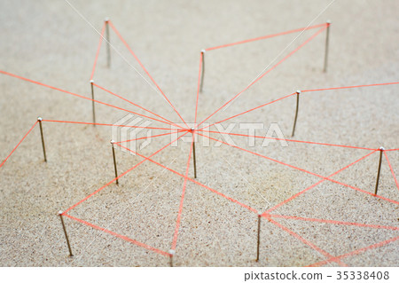 Simulate network structure from thread  and pins 35338408