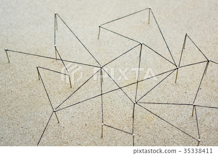 Simulate network structure from thread and pins Simulate network structure from thread and pins 35338411