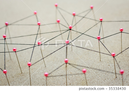 Simulate network structure from thread  and pins 35338430