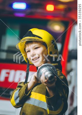 Child Firefighter play 35339295
