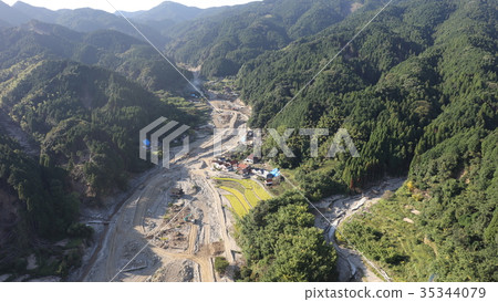 鳥瞰圖2017年9月29日在九州北部的大雨之後的朝倉市，Akayagawa，松戶地區 35344079