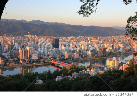 Kagamigawa and Tenjin Ohashi (Kochi City) dyed at sunset 35344384