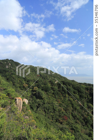 從小島半島的八條島山路一側觀賞八丈城和瀨戶內海 從小島半島的八條島山路一側觀賞八丈城和瀨戶內海 35346706