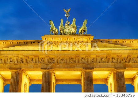 Brandenburg gate at dusk 35346759