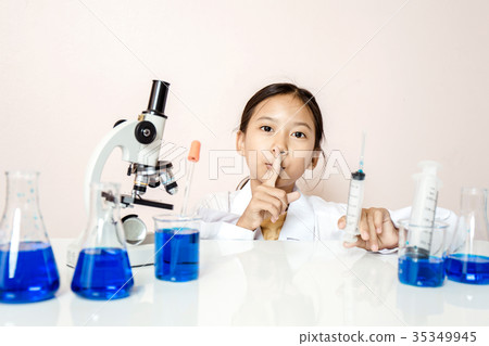 Asian girl playing science girl in lab class Asian girl playing science girl in lab class 35349945
