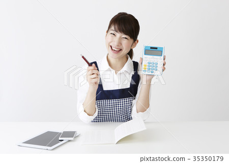 Calculating Calculating 35350179