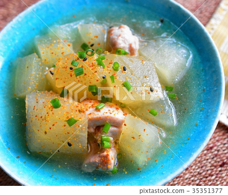 Winter bream and chicken soup boiled 35351377