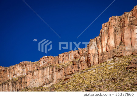 Beautiful rock formations in Bolivia Beautiful rock formations in Bolivia 35357660