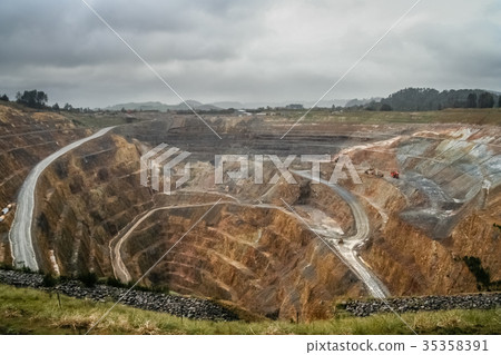 Waihi gold mine 35358391