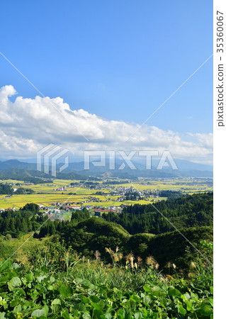View Uonuma city from Uehara plateau (Niigata) View Uonuma city from Uehara plateau (Niigata) 35360067