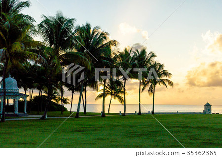 Bahamas early morning Bahamas early morning 35362365