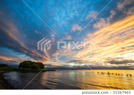 Morning glow of Lake Biwa Morning glow of Lake Biwa 35367465