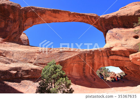Arches Double O Arch（美國） 35367635
