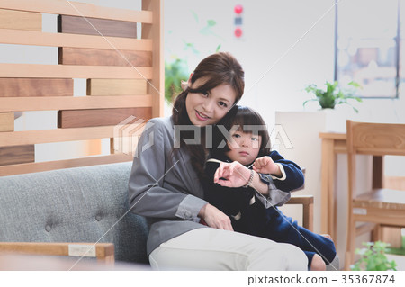 Entrance ceremony parent and child 35367874
