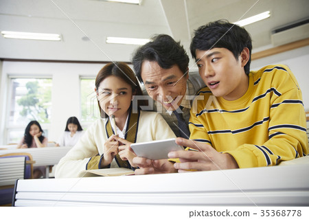 教授,大學生 教授,大學生 35368778