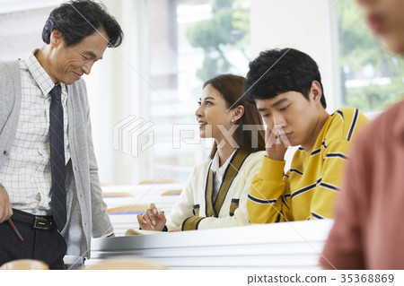 教授，大學生 35368869