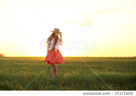 Summer vacation vacation on rural happiness youth portrait girl Summer vacation vacation on rural happiness youth portrait girl 35371609