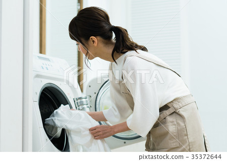 Washing Washing 35372644