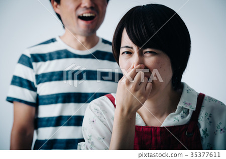 妻子中間夫妻誰也受不了丈夫的口臭 35377611