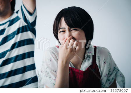 Smel Harassment日本中間情侶 35378097