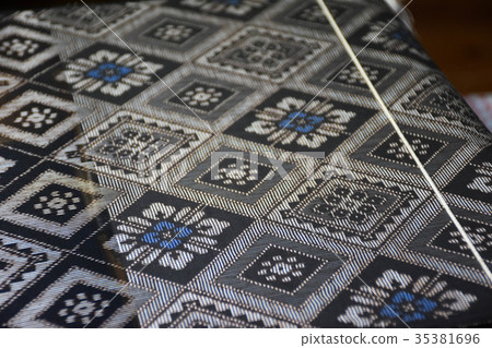 Weaving of Oshima Tsumugi Weaving of Oshima Tsumugi 35381696