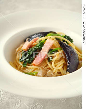 Japanese style pasta with eggplant and mushrooms (up) Japanese style pasta with eggplant and mushrooms (up) 35385232