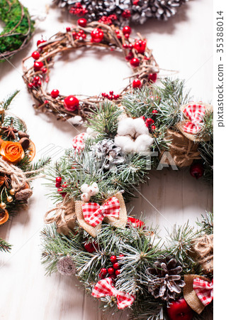 Christmas fair wreathes 35388014