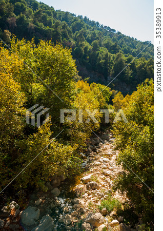 Jeita grotto cableway 35389913