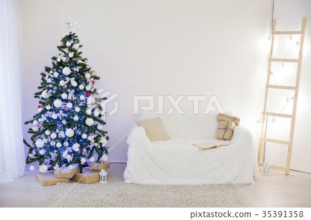 Christmas card Christmas tree with Christmas gifts Christmas card Christmas tree with Christmas gifts 35391358