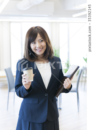 Businesswoman working young woman Businesswoman working young woman 35392145