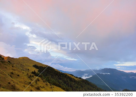 Hehuan Mountain - Hehuan Mountain / Mountains and clouds Hehuan Mountain - Hehuan Mountain / Mountains and clouds 35392200