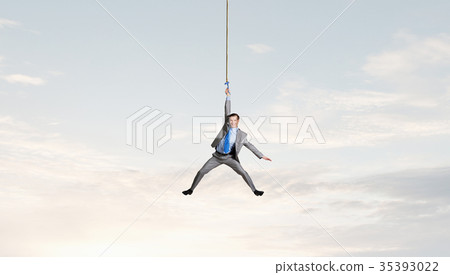 Man hang on rope 35393022