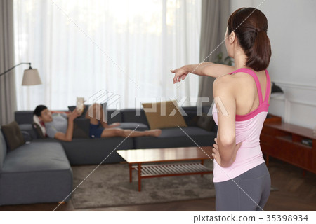 Young man, young woman, hand, point Young man, young woman, hand, point 35398934