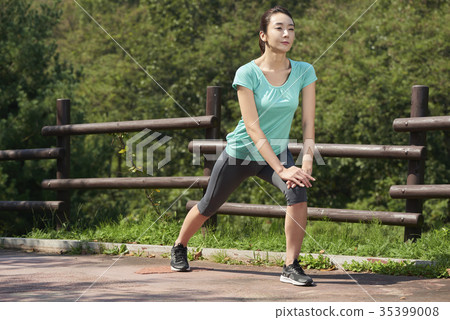 年輕女子，體育，公園 35399008