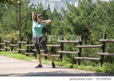 年輕女子,體育,公園 年輕女子,體育,公園 35399094