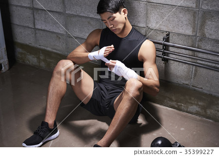 Young man, boxing Young man, boxing 35399227