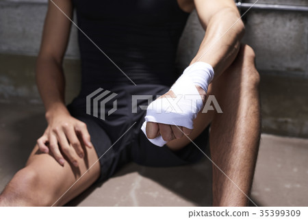 Young man, boxing Young man, boxing 35399309