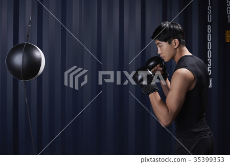Young man, boxing 35399353
