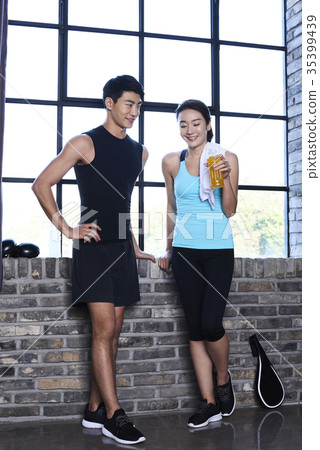 Young man, young woman, boxing 35399439