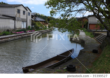 Cherry blossoms of Omihachiman 35399527