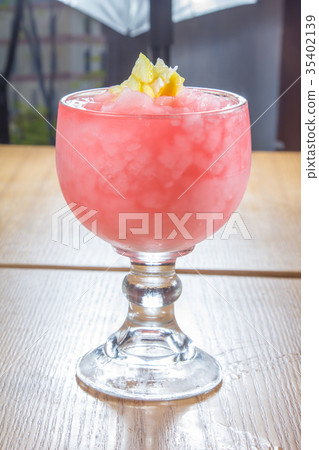 drinks drinks 35402139