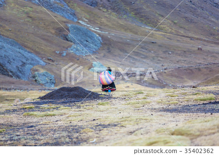 Peruvian people 35402362