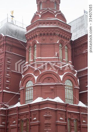 Beautiful snow-covered building Red Square, Moscow Beautiful snow-covered building Red Square, Moscow 35407085