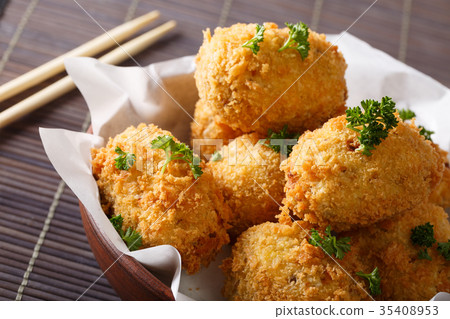 Japanese appetizer 35408953